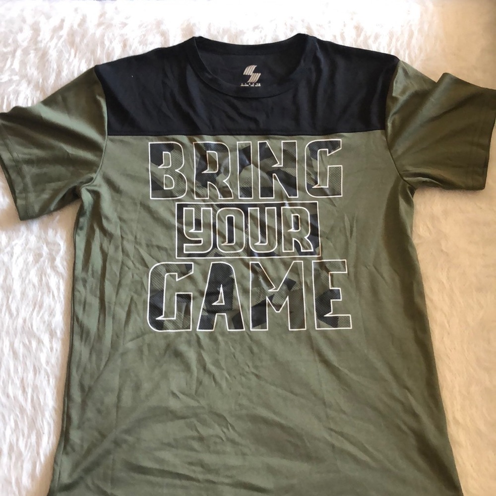 Short sleeve green T-shirt